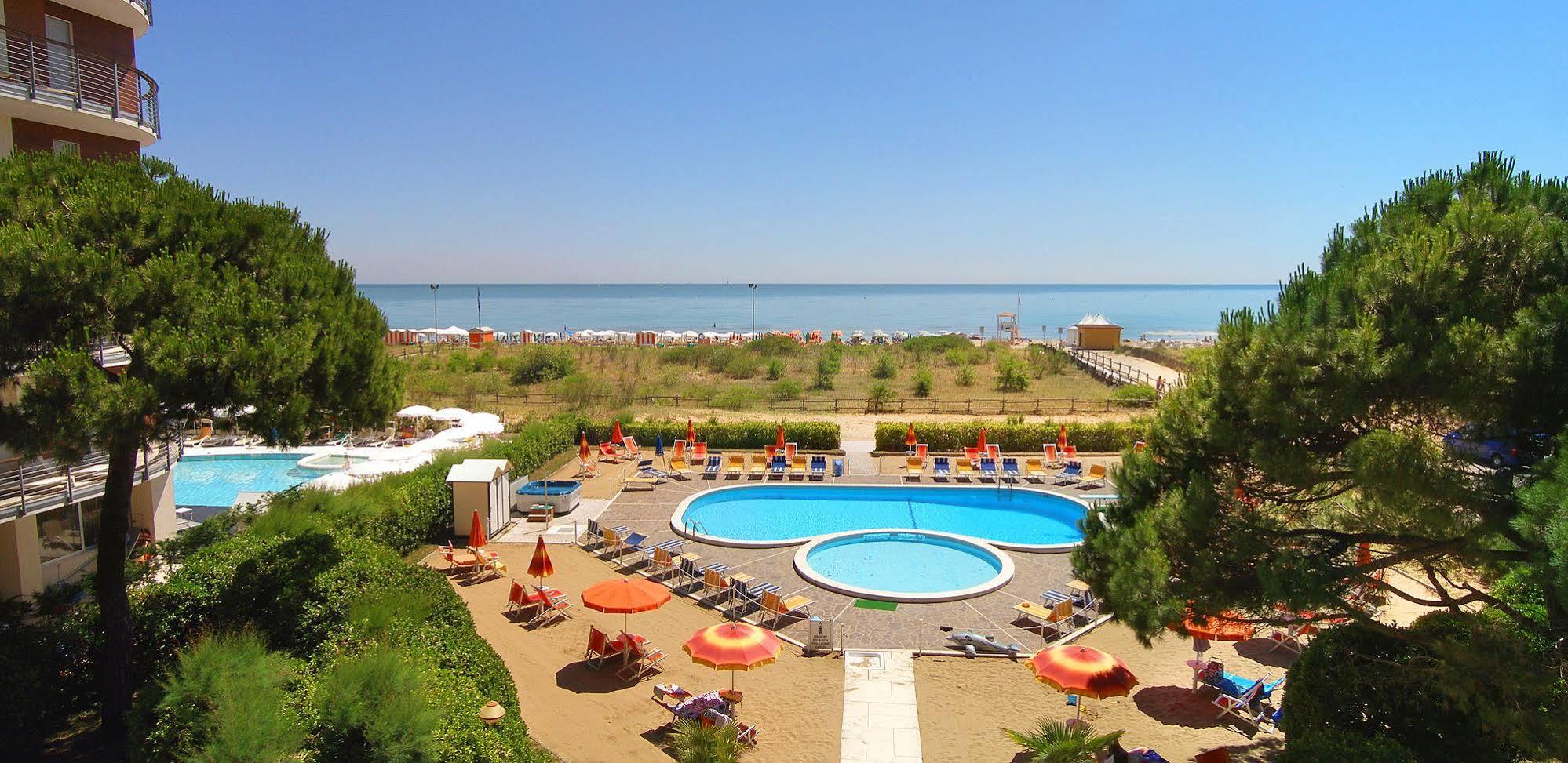 Hotel Bertha Fronte Mare Τζεσόλο Λίντο Εξωτερικό φωτογραφία
